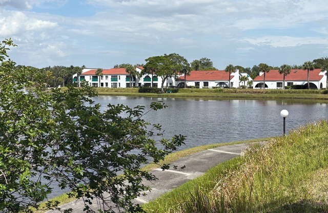 3-bedroom condo in fabulous Sebring WiFi, AC, fitness roomn 3 Month stay Min