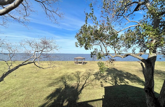 3 Bedroom Condo With Beautiful Views of the Rez