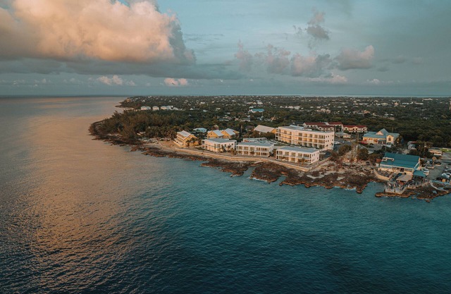 3 bedroom condo with incredible seaviews and sunsets! Call Cayman Villas!