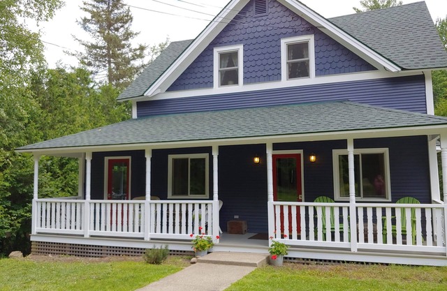 Cottage mit 3 Schlafzimmern im Adirondack High Peaks Village im Keene Valley