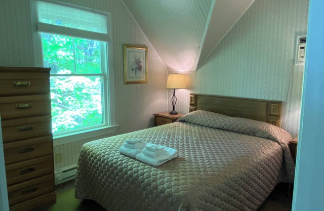 3 Bedroom Cottage at the 500 acre Poland Spring Resort with lots of onsite activities!