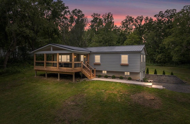 3-bedroom cottage with private dock on Cayuga lake