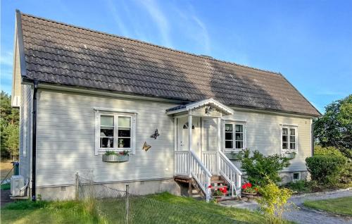3 Bedroom Cozy Home In Sölvesborg