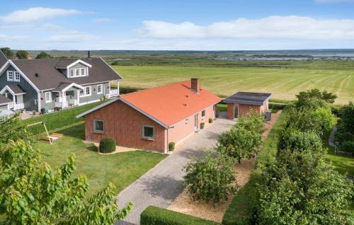 3 Bedroom Cozy Home In Tarm