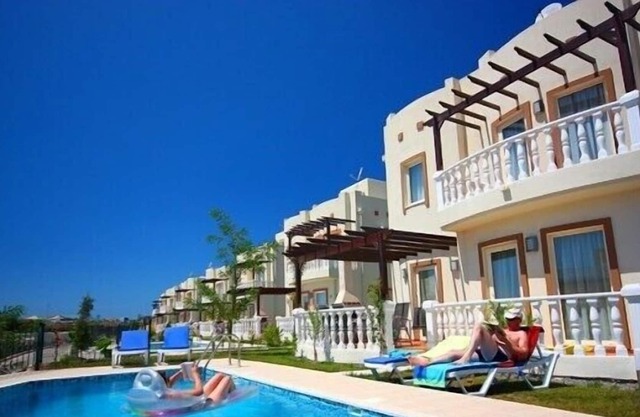 3 SCHLAFZIMMER FREISTEHEND MIT PRIVATEM POOL VILLA