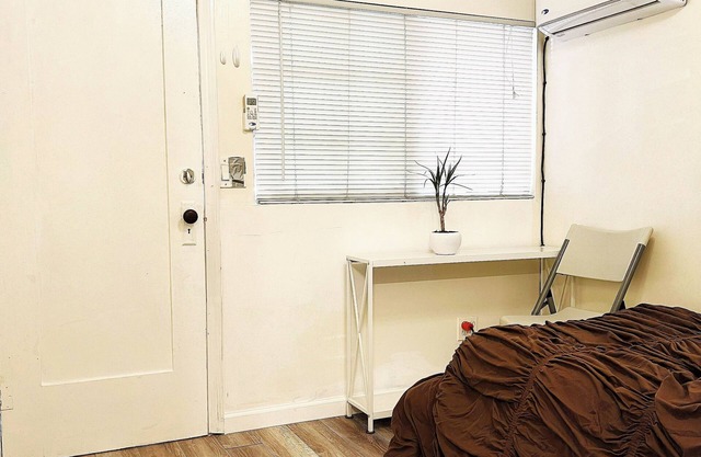 3-bedroom estate in fabulous Chino with AC, WiFi