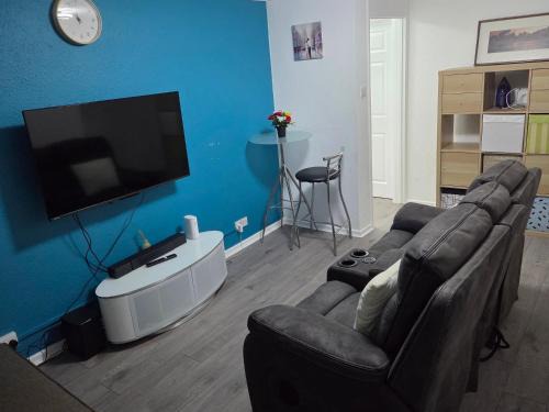 3 Bedroom Flat - Colchester- Train Station - Close to Town
