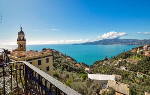 3 Bedroom Gorgeous Apartment In Zoagli