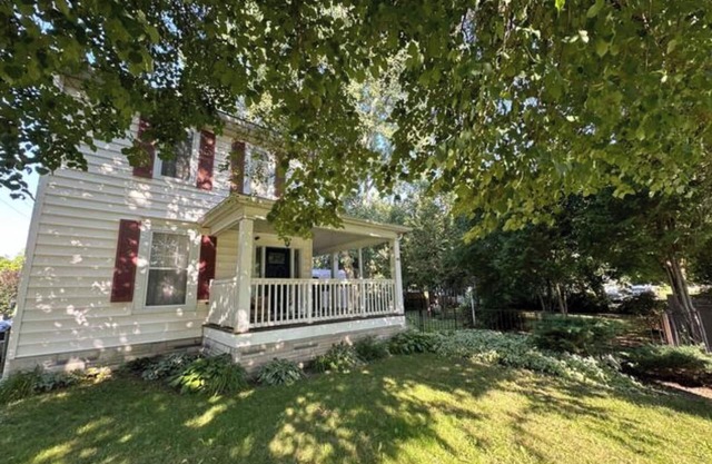 3-bedroom Historic House in Ingersoll