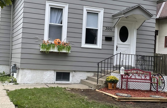 3 Bedroom Home by Airport and Downtown Milwaukee Other listing 5 bd St Francis