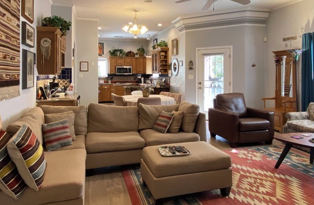 3-bedroom home close to New Mexico State University and the Convention center.