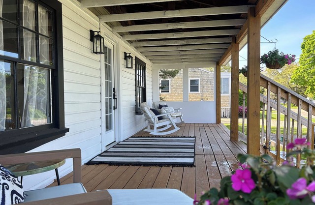 3 Bedroom Home Facing Inner harbor with 1st Floor King Bedroom.