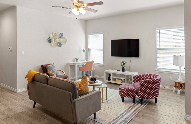 3-bedroom home in marvelous Jarrell where country meets style