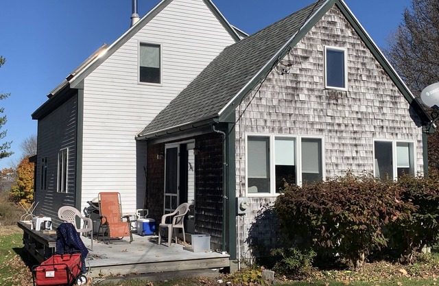 3 bedroom home right of way to private beach, with deck and enclosed porch