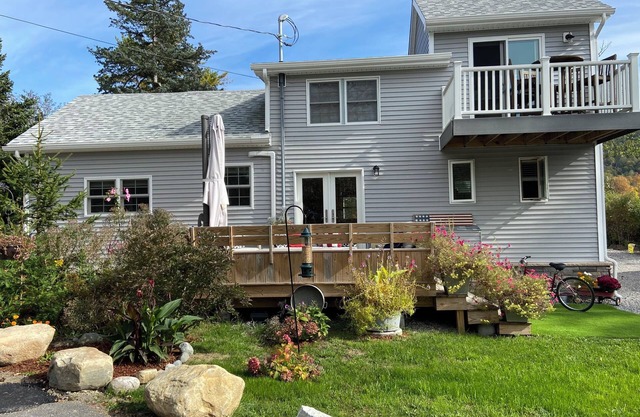 3-Bedroom Home with Views of Northern Lake George, private dock and kayak launch