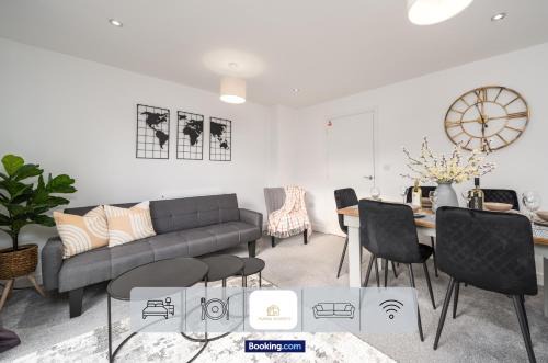 3 Bedroom House By The Yuma Homes Short Lets & Serviced Accommodation In Kent With Wifi & Parking