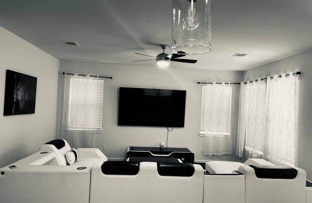 3-bedroom house in beautiful Richmond with AC, WiFi