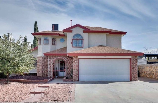 3-bedroom house in charming El Paso with WiFi, Refrigerated AC. Book now