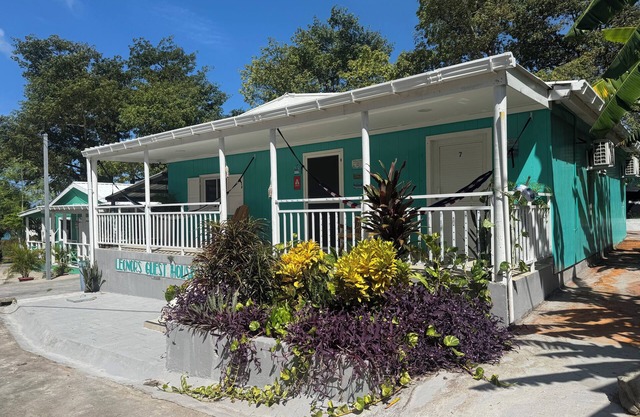 3-bedroom house in charming Providencia with WiFi, AC. Book now
