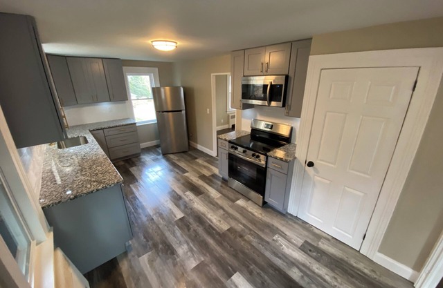 3-bedroom house in Collinsville with WiFi