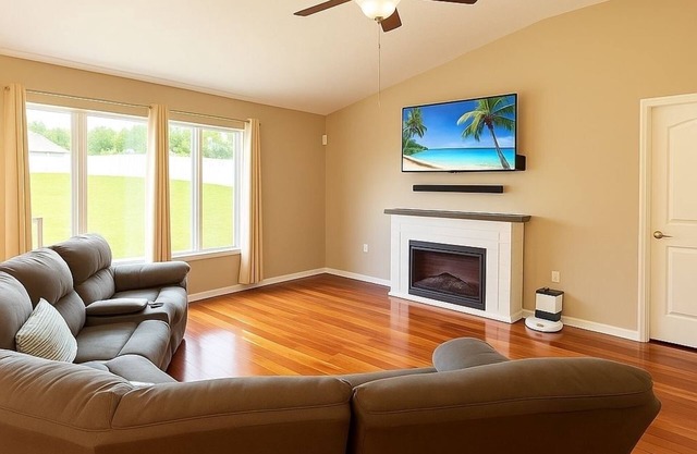 3-bedroom house in enjoyable Deltona with WiFi, AC