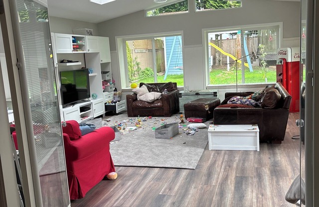 3-bedroom house in fantastic South Surrey/White Rock - big yard, fitness room