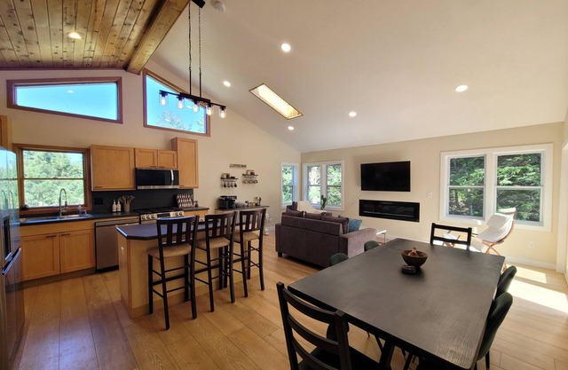 3-bedroom house in the beautiful Boulder mountains WiFi, AC