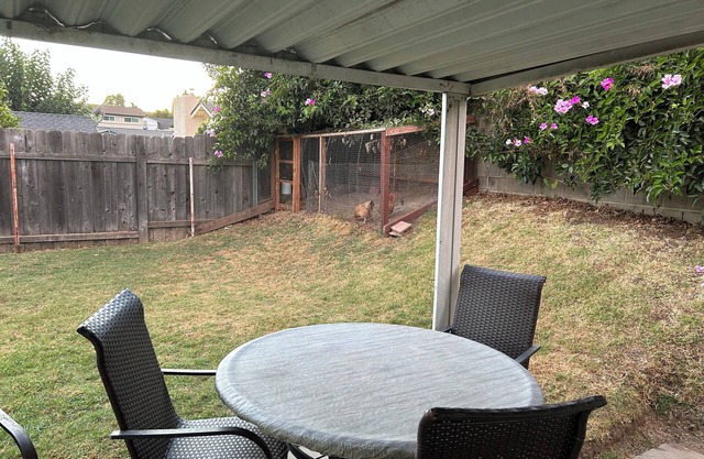 3-bedroom house in Santa Paula. Private back yard BBQ's and park nearby.