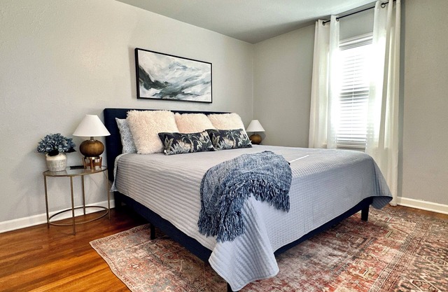 3-bedroom house, Pet Friendly with High Speed Internet, in Cozy Amarillo