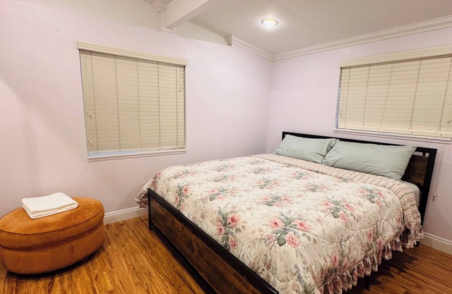 3-bedroom house in wonderful Rancho Cordova with WiFi, AC.