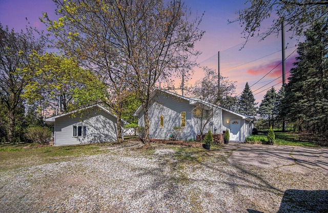 3-bedroom house with AC and WiFi within walking distance of The Big House!