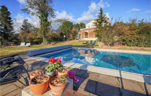3 Bedroom Lovely Home In Breda