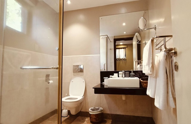 3 Bedroom Luxury Lodge in Naivasha with Golf Club & Scenic Views