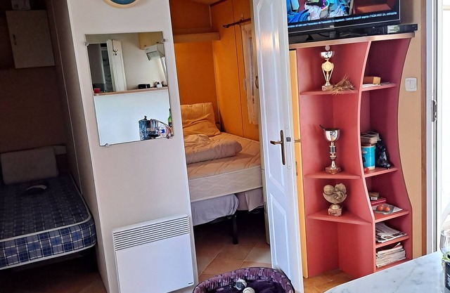 3 Bedroom Mobile Home in Ivry-la-Bataille