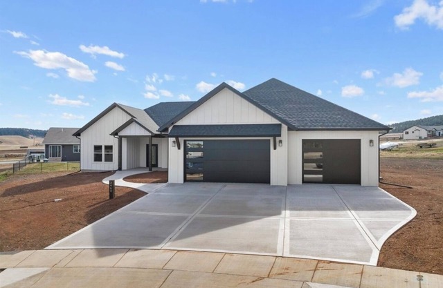 3-bedroom modern house in Sturgis.