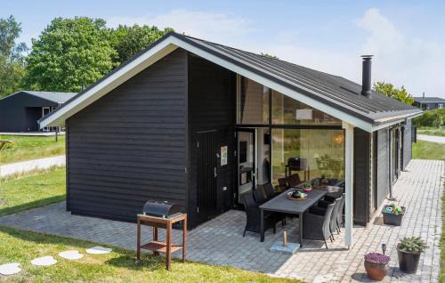3 Bedroom Nice Home In Grenaa