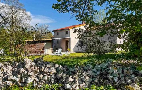 3 Bedroom Nice Home In Lanisce