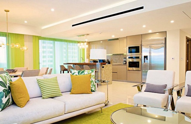 3 BR Oceanfront with Jacuzzi