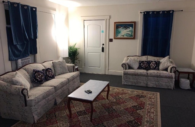 3 bedroom one bathroom townhouse - 20B Elm street Charlton Heights WV 25040