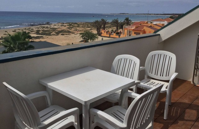 Penthouse-Apartment mit Gemeinschaftspool und Panaromic Sea Views entlang des Strandes