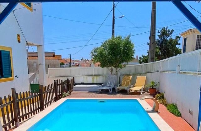 3 Schlafzimmer Villa - Pool, Garten, nahe dem Strand, Golf und Lissabon, Wi-Fi