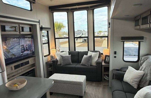3-bedroom RV in charming Foley with WiFi, AC