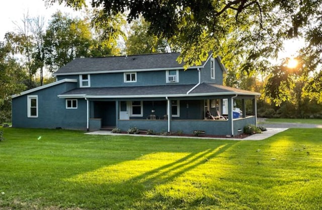 3 Bedroom's with 4 beds, 1/2 wrap around porch, patio, 2 firepits, outdoor bar!