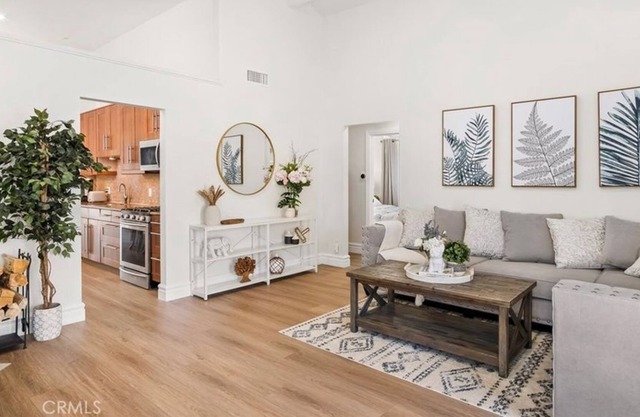 3 Bedroom Single family L-597259 by Houzlet
