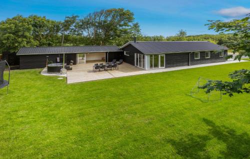 3 Bedroom Stunning Home In Spøttrup