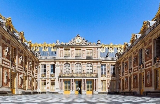 3 Bedroom Suite in Gambetta Paris With Aircon