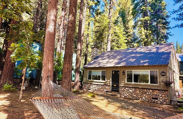 3-Bedroom Tahoe Retreat, Steps to the Lake, Private Pier, Minutes to Ski Resorts