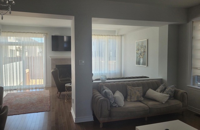 3-bedroom townhome in charming Ottawa with WiFi, AC. Start your vacation now