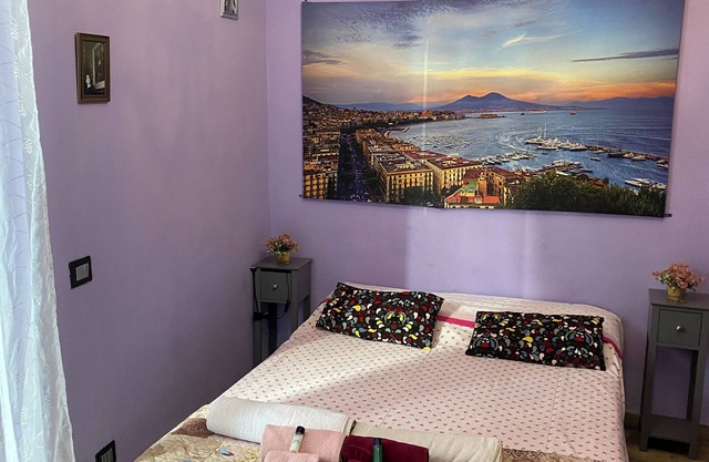 3-bedroom townhome in lovely Napoli with WiFi, AC