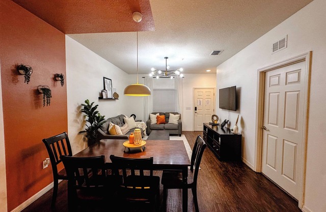3-bedroom townhome in welcoming Kissimmee